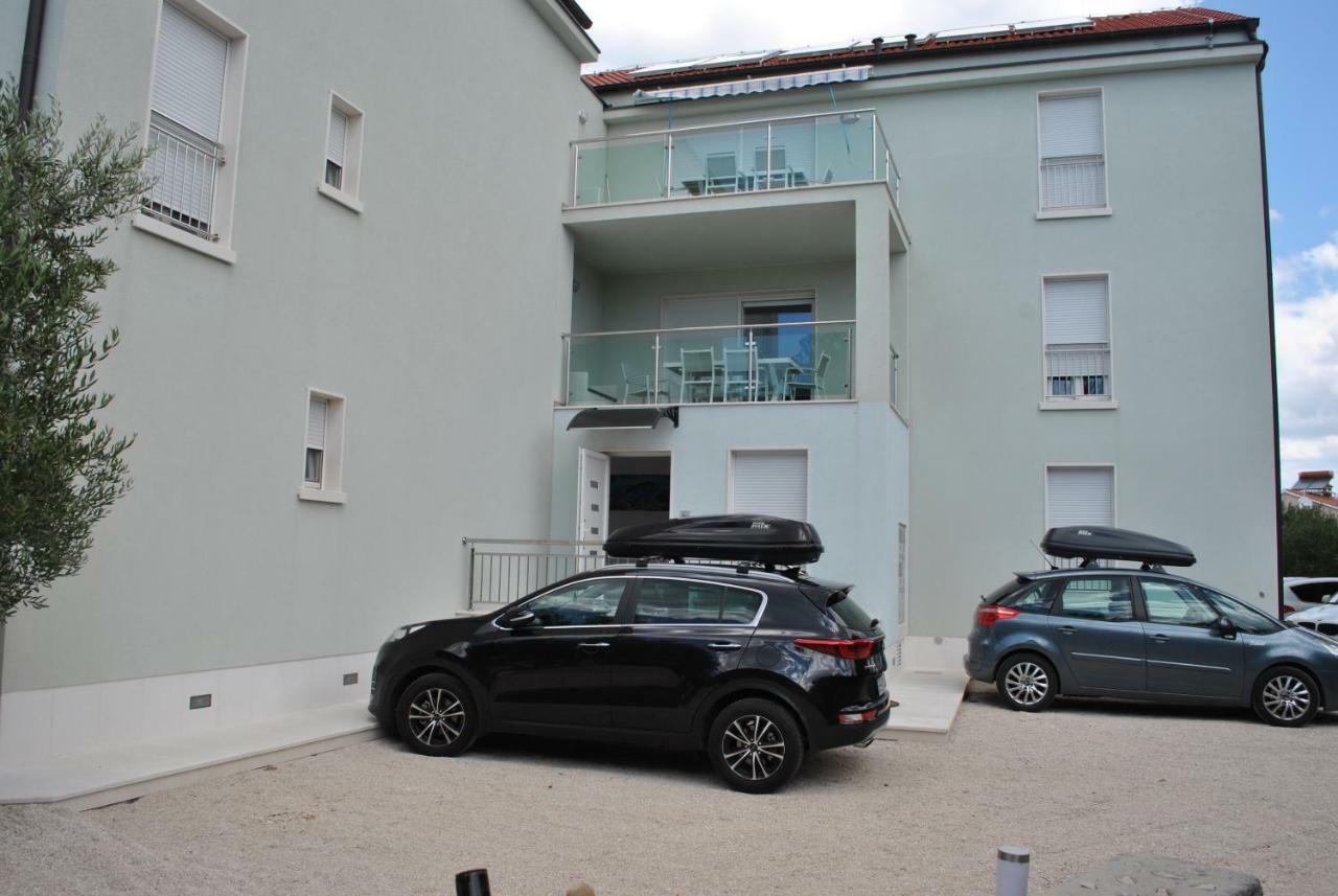 Blue Sky Apartments Рогозница Екстериор снимка